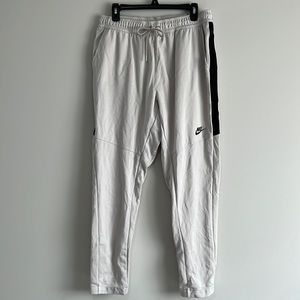 NIKE - Men's Joggers.